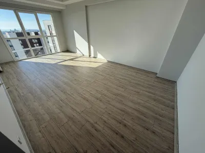 PANORAMİK DENİZ MANZARALI BALKONLU BAKIMLI GENİŞ E.BANYOLU 2+1 — fotoğraf 7