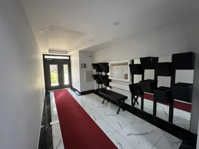 PANORAMİK DENİZ MANZARALI BALKONLU BAKIMLI GENİŞ E.BANYOLU 2+1 — fotoğraf 16