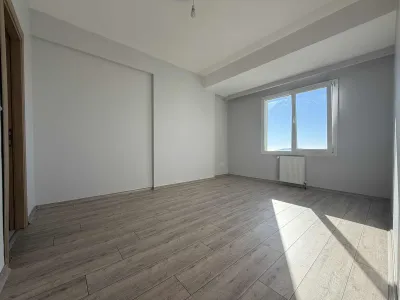 PANORAMİK DENİZ MANZARALI BALKONLU BAKIMLI GENİŞ E.BANYOLU 2+1 — fotoğraf 27