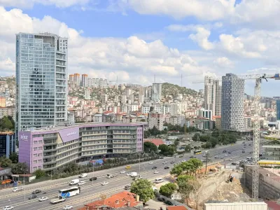 MANZARALI E-5 YANI ÇİFT CEPHE ANK.SETLİ KULLANIŞLI DONATILI 2+1 — fotoğraf 1