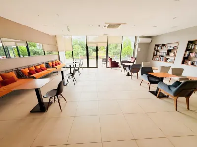 MANZARALI E-5 YANI ÇİFT CEPHE ANK.SETLİ KULLANIŞLI DONATILI 2+1 — fotoğraf 21