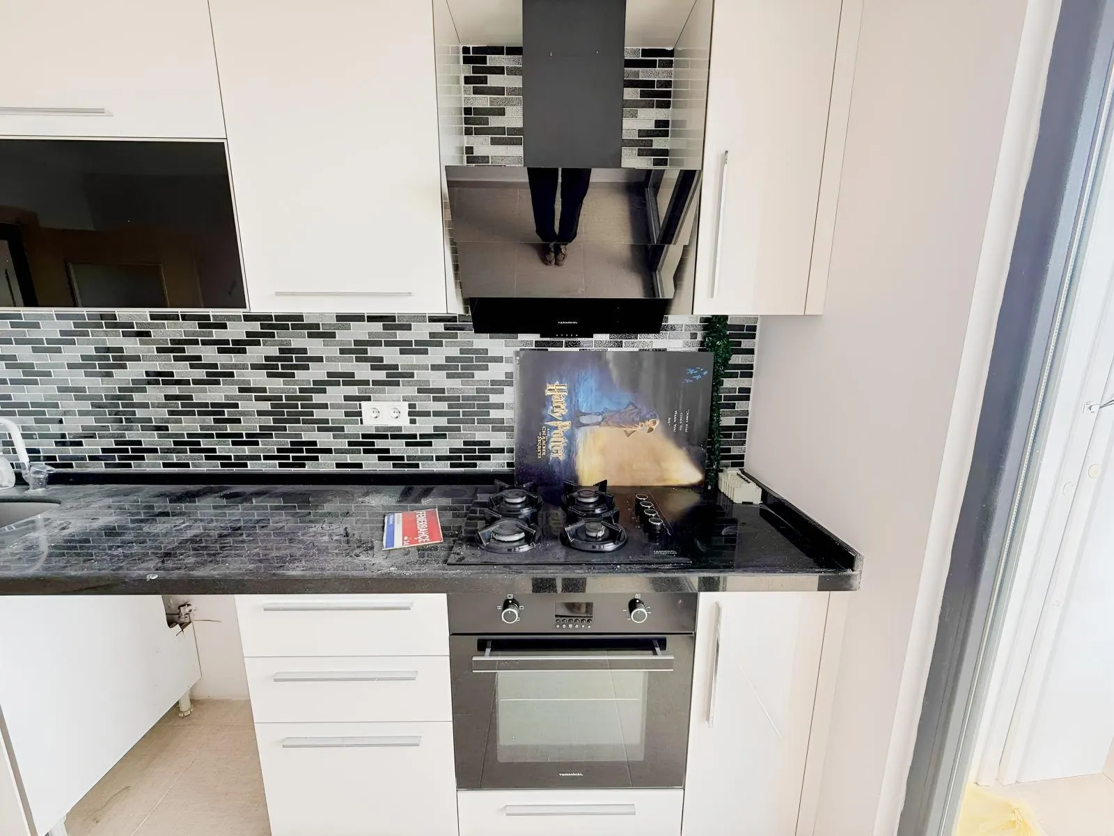 PENDİK METRO 5DK DENİZ MANZARALI GENİŞ FERAH 3+1 KİRALIK DAİRE — fotoğraf 1