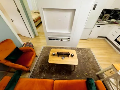 ERENKÖY E.EFENDİ'DE OTOPARK+ FULL EŞYALI TEMİZ ÖZEL DEKOR 2+1 — fotoğraf 3