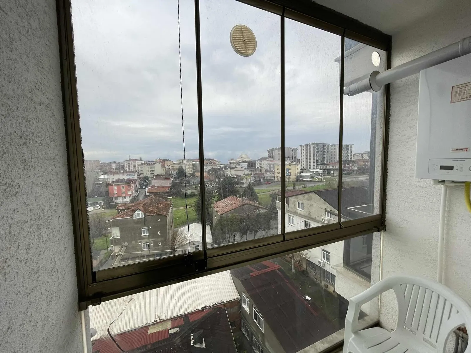 TANDOĞAN CAD.ÜZERİ K.CAM BALKON KREDİ UYGUN HAST.METRO YAKIN 2+1 — fotoğraf 1